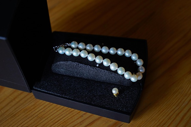 bracelet-737101_640